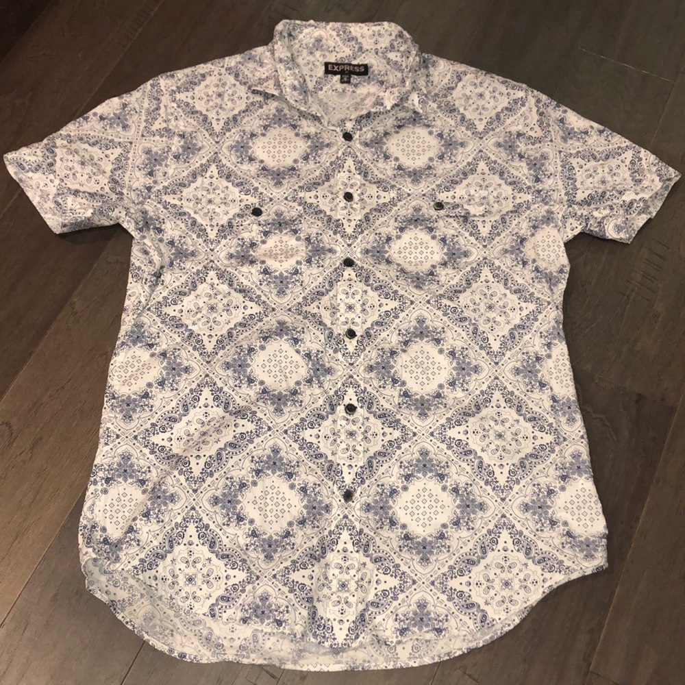 Men's Short-Sleeved Button-Up